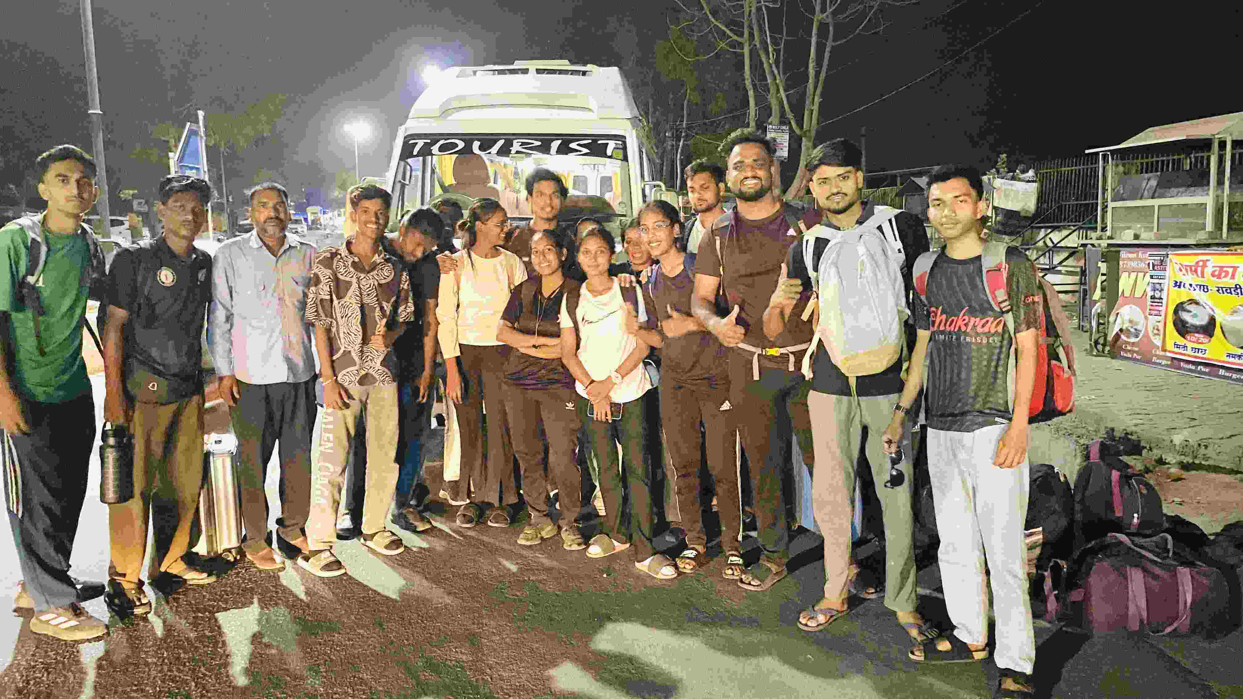 Tempo Traveller vs. Other Group Transport Options: What’s Best for Your Jaipur Trip?